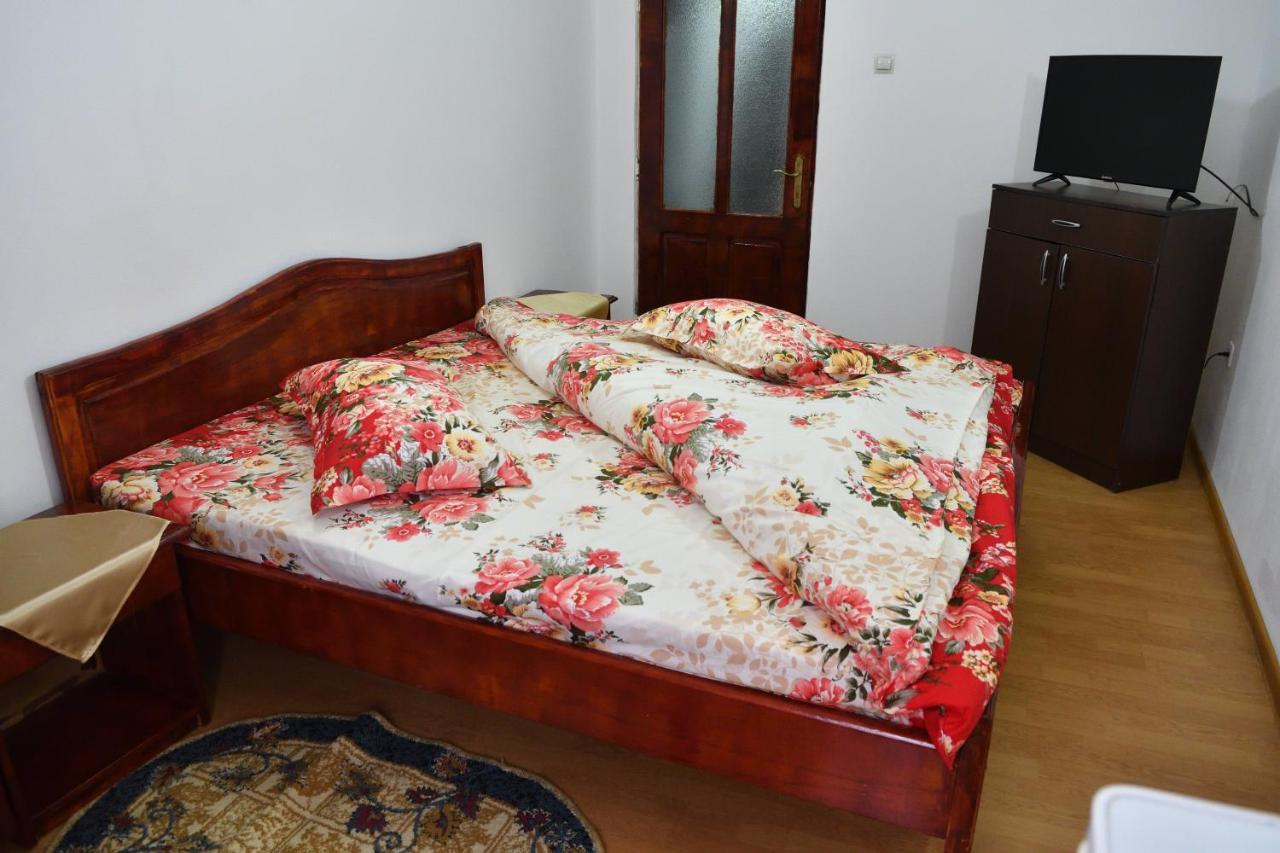 Caransebeş Casa Simescu I旅舍 外观 照片